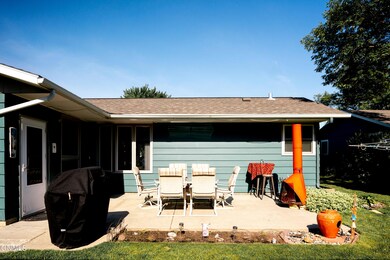 238 15th Ave NE, Jamestown, ND 58401 - photo 3