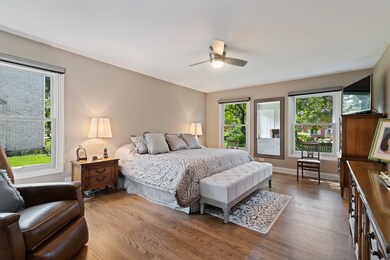 2435 Saranac Ct, Glenview, IL 60026 - photo 2