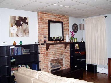 Living Room. Rustic living/great room, fireplace/g