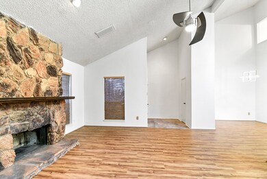 11820 Barryknoll Ln unit 60, Houston, TX 77024 - photo 3