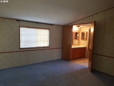 Bedroom, Primary