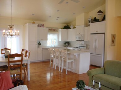 103 Brolin Ct, Rogue River, OR 97537 - photo 6