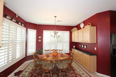 DINING WITH BAY WINDOW