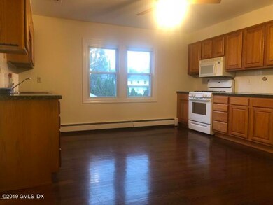 Eat-in Kitchen