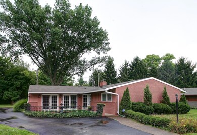 03 RE-Photos TanglewoodTr Orr