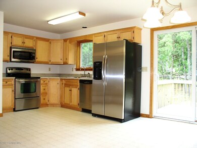 128 Azalea Dr, Albrightsville, PA 18210 - photo 5