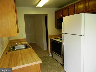 18032 Chalet Dr unit 202, Germantown, MD 20874 - photo 6