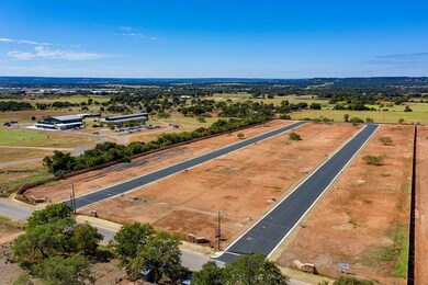 116 Parlin Ln unit 36, Fredericksburg, TX 78624 - photo 2