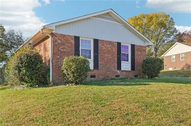 112 Lorelei Ct, Winston Salem, NC 27103 - photo 6