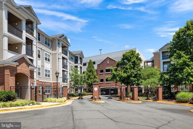 12909 Centre Park Cir unit 405, Oak Hill, VA 20171 - photo 3