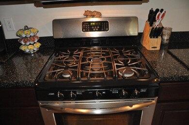 07_15027KingRd_Kitchen_DSC_9600