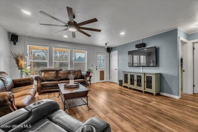 Living Room to Entry