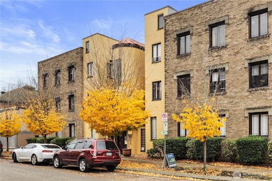 4515 Burke Ave N, Seattle, WA 98103 - photo 3