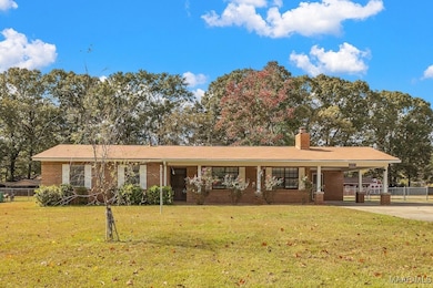3/2, remodeled, new flooring, freshly painted