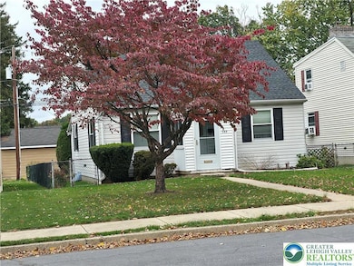 127 E Lynnwood St, Allentown, PA 18103 - photo 2