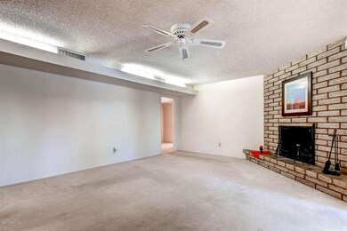 15209 N 7th Dr Phoenix AZ-large-012-Fami
