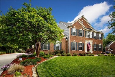 Front driveway - beautiful landscaping!