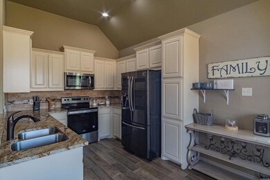 3313 Arrow Creek Dr, Granbury, TX 76049 - photo 4