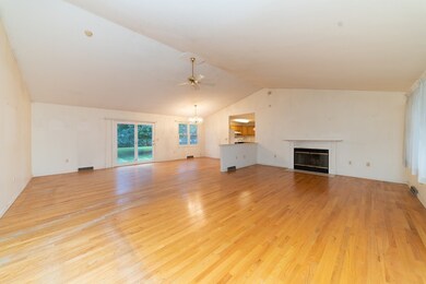 45 Trinity Dr, West Springfield, MA 01089 - photo 4