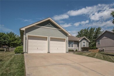 506 N Franklin St, Raymore, MO 64083 - photo 4