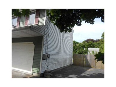 16 Sprague St, Greenville, RI 02828 - photo 4