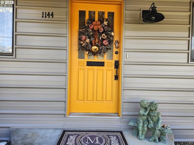 1144 Winchester Ave, Reedsport, OR 97467 - photo 7