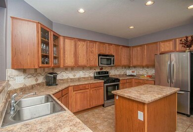 002_Kitchen