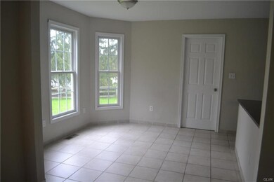 1418 Valley View Cir, Orefield, PA 18069 - photo 6