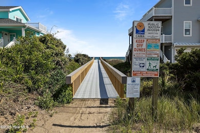 Beach Access - 3 Blocks away