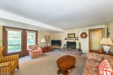 8 Maple Dr, Caldwell, NJ 07006 - photo 5