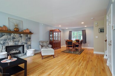 Living Room w dining rm