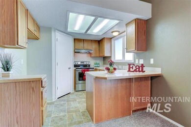 114 W Crestwood Dr, Nampa, ID 83686 - photo 2