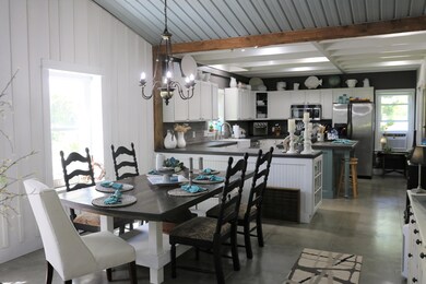 Dining to kitchen