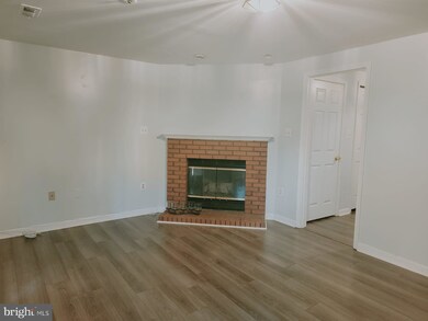 7897 Blue Gray Cir, Manassas, VA 20109 - photo 3
