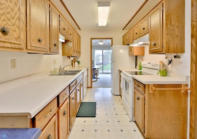 1516 19 1 2 St S unit 6, Moorhead, MN 56560 - photo 6