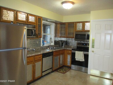 2273 Walnut Trail, Bushkill, PA 18324 - photo 4