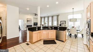 4538 Hummingbird Ln, Fairfax, VA 22033 - photo 7