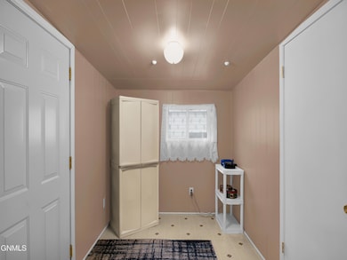 314 Sussex St, Bismarck, ND 58504 - photo 3