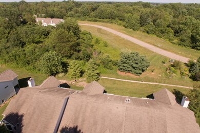 207_Round_Hill_03