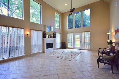 8006 Oakwood Bend Dr unit 1, Houston, TX 77040 - photo 2