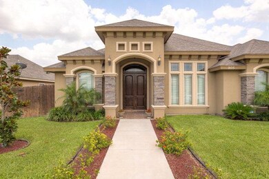 905 W Helmer St, Pharr, TX 78577 - photo 2