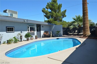 1933 Golden Arrow Dr, Las Vegas, NV 89169 - photo 4