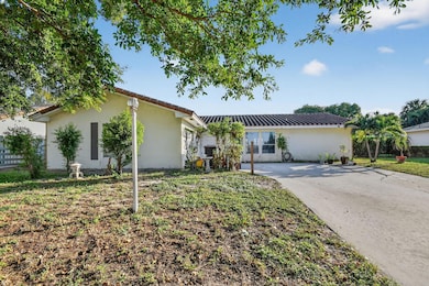 1813 17th Ave N, Lake Worth, FL 33460 - photo 2