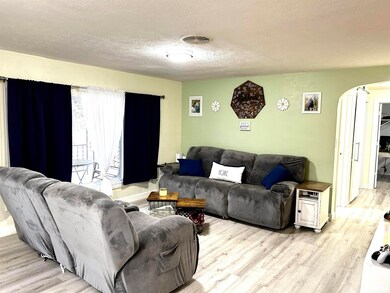 102 Yosemite Ave, Lincoln, IL 62656 - photo 3