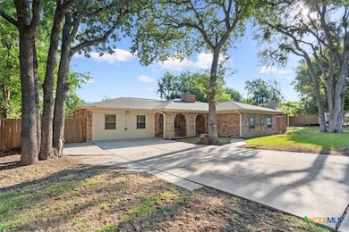 423 Carothers St, Copperas Cove, TX 76522 - photo 3