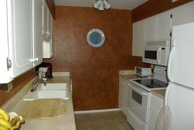 17432 N Del Webb Blvd, Sun City, AZ 85373 - photo 5