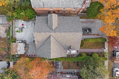 945 E 222nd St, Bronx, NY 10469 - photo 5