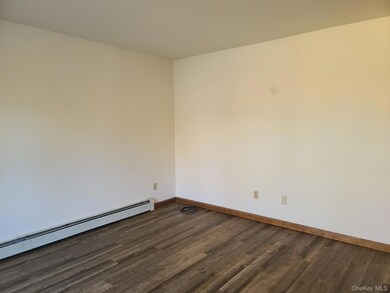 1022 Violet Ave unit A, Hyde Park, NY 12538 - photo 4