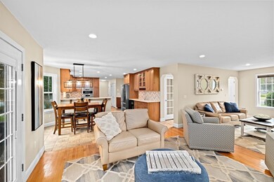 102 Saddleworth Way, Middleboro, MA 02346 - photo 6