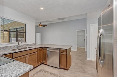 8155 Wellsmere Cir, Orlando, FL 32835 - photo 5